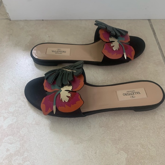 Valentino authentic sandals, size 7 - Picture 4 of 8